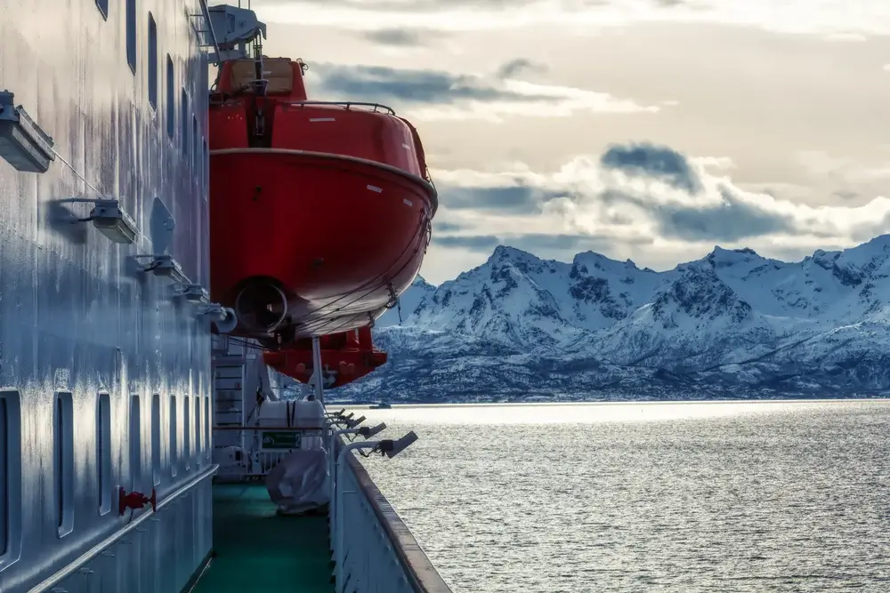 Med Hurtigruten I egen kahyt mellem Honningsvåg og Tromsø