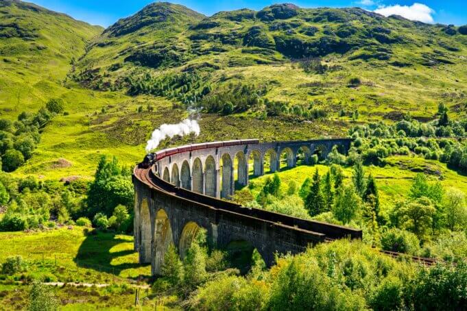 Glenfinnan Viadukt Togrejse Skotland med Togrejser Europa