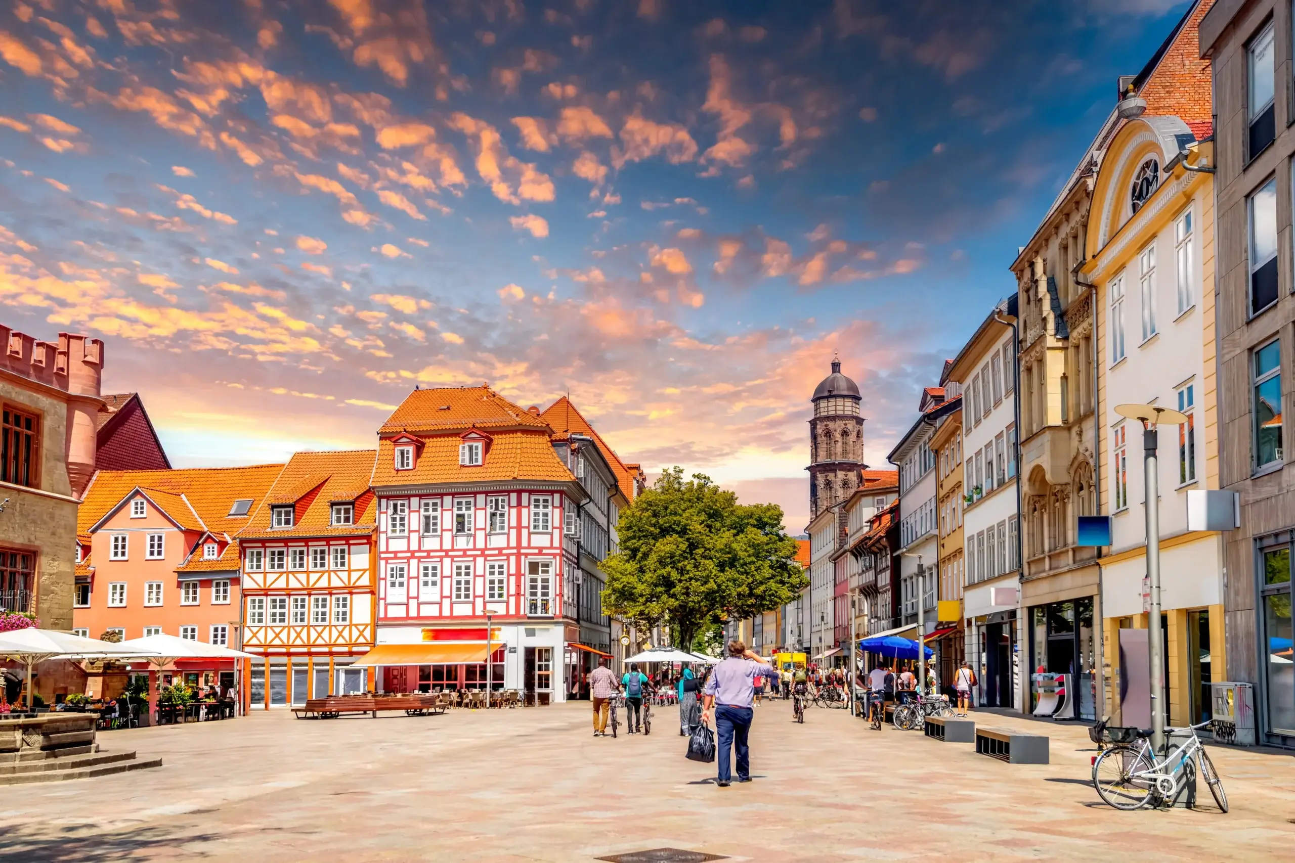 Altes Rathaus på torvet i Göttingen