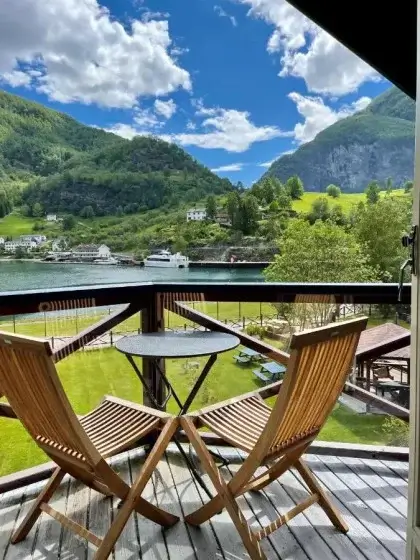 4bc745427106f94b8d68ea4eb5f66dfd550fef78 (1)