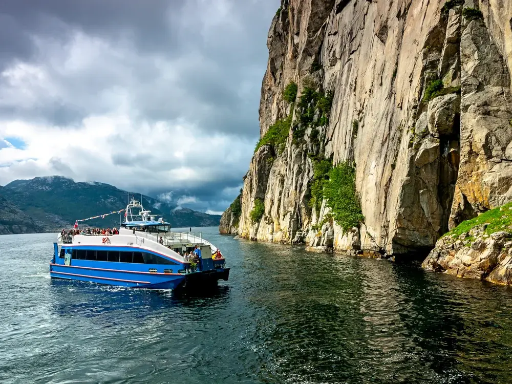 Fjord cruise Lysefjord & Preikestolen