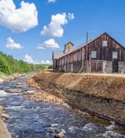 Traditionelt træhus i minedistriktet
