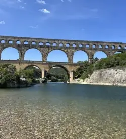Pont du Gard — romersk akvædukt i Sydfrankrig