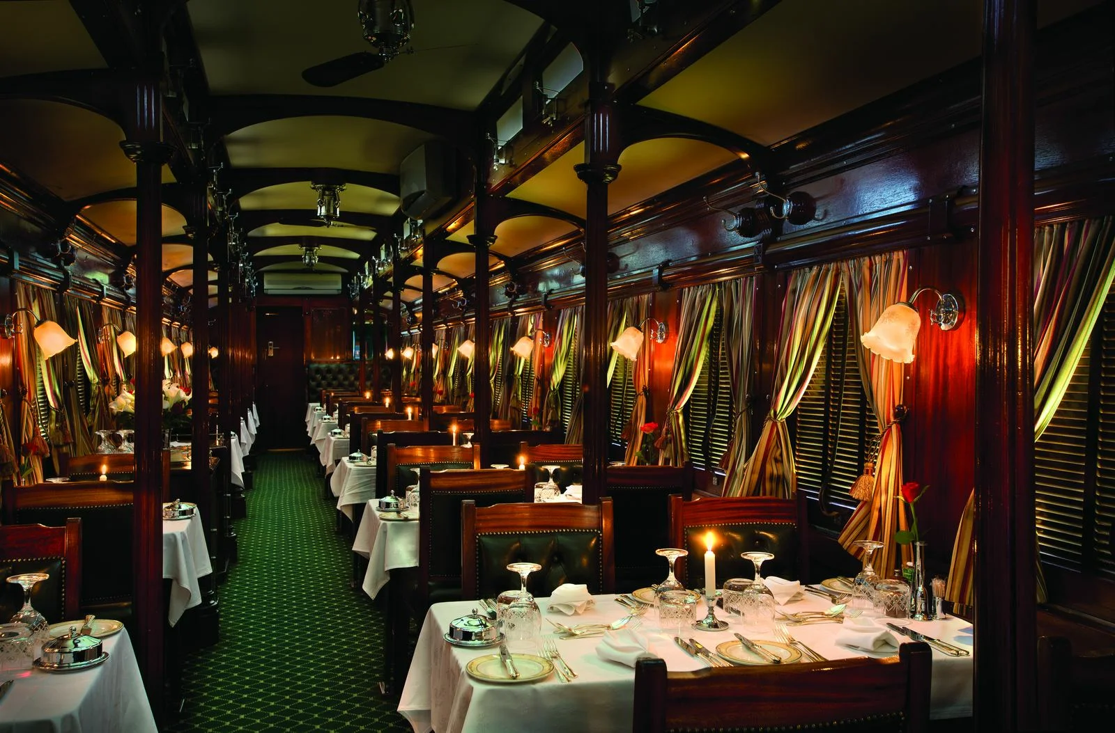 Restaurantvognen ombord på Rovos Rail