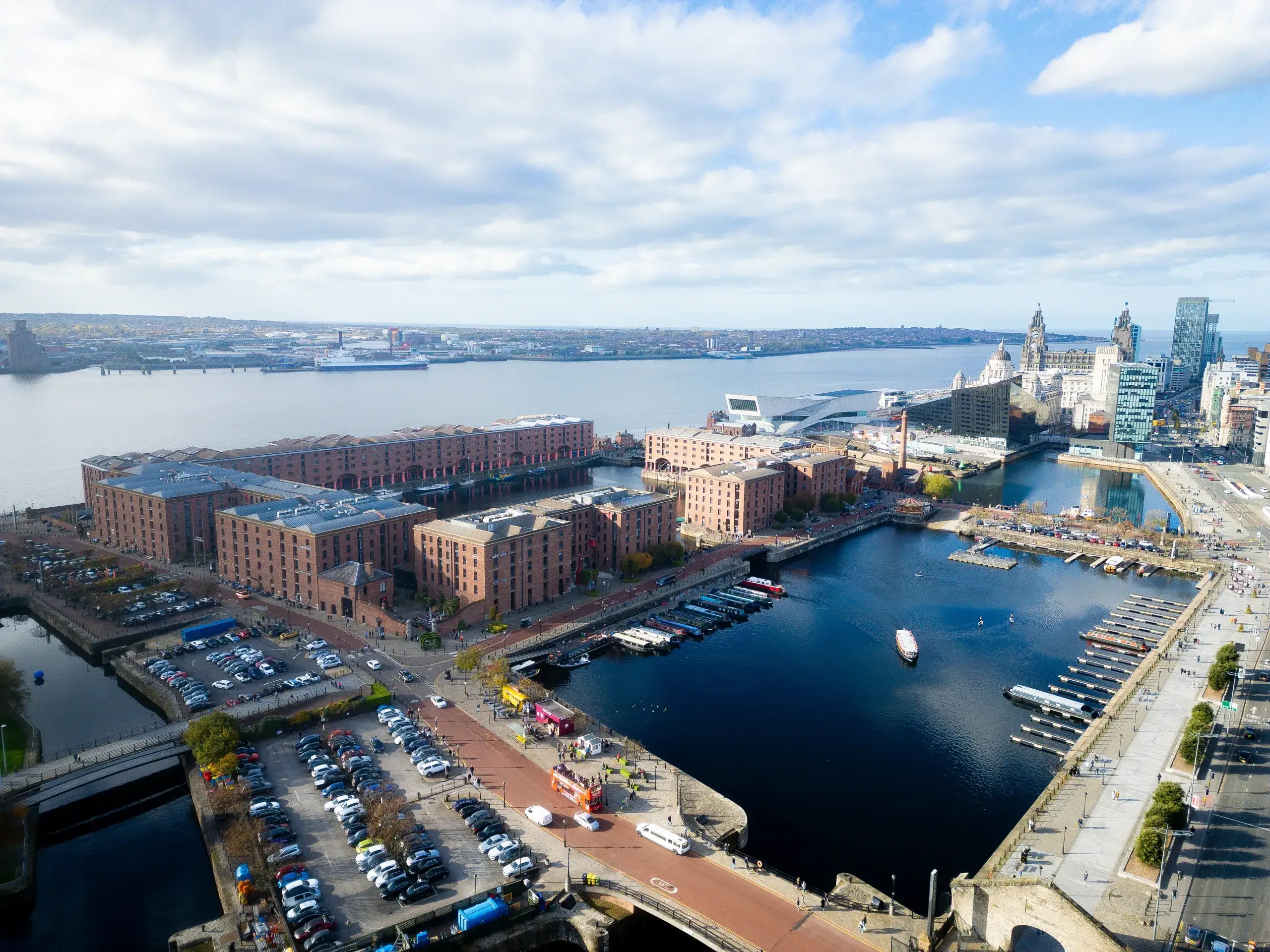 Albert Dock i Liverpool set fra luften