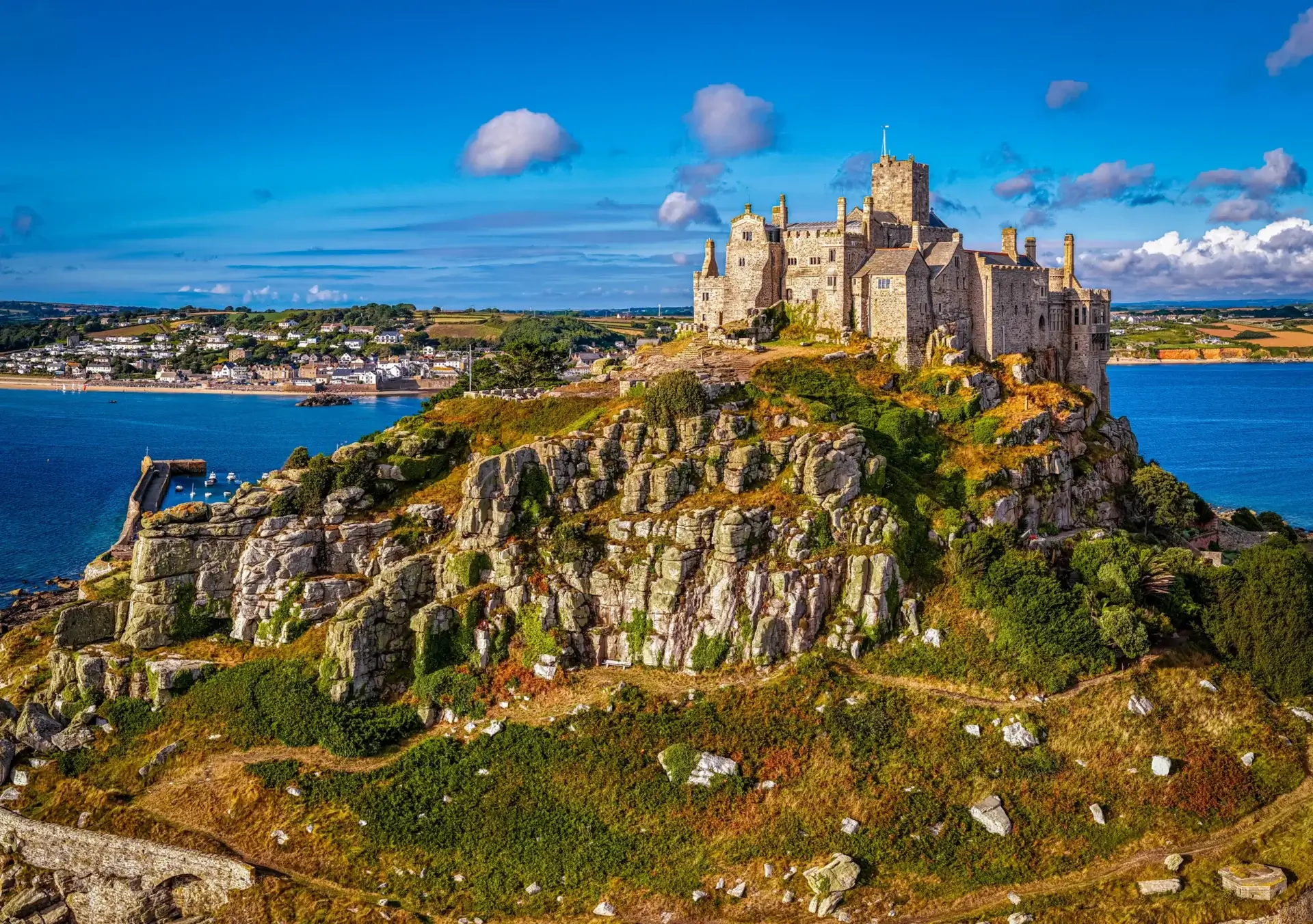 St Michael's Mount med borgen set fra luften