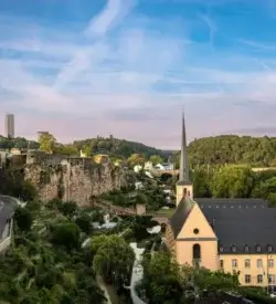 Udsigt fra Chemin de la Corniche over Grund og Neumünster-klostret i Luxembourg