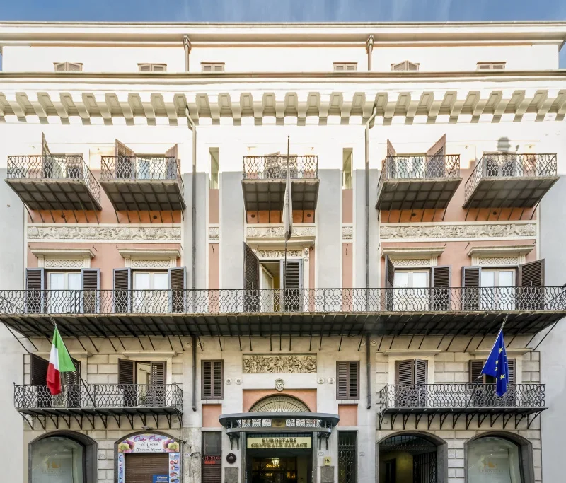 Eurostars Centrale Palace i Palermo set udefra